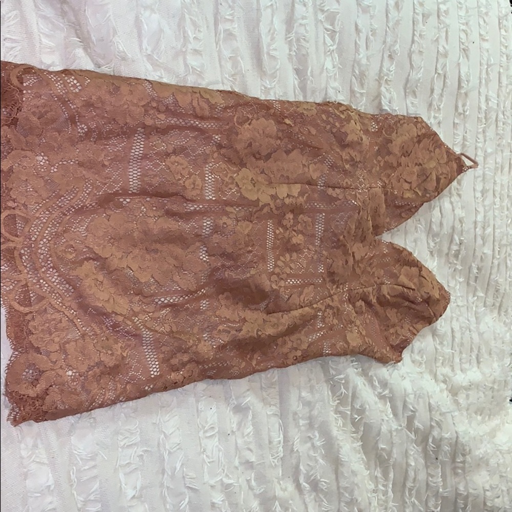 Beautiful Lace dress perfect any elegant occasion!